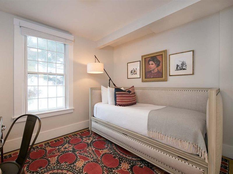 Faraway Martha'S Vineyard Hotel Edgartown Exterior photo